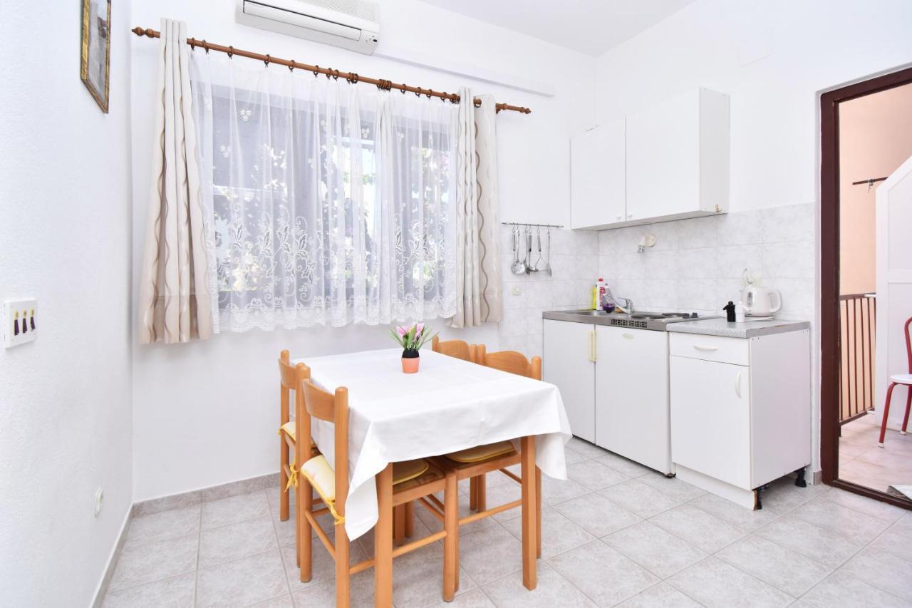 Jordan Apartments Tucepi Room photo